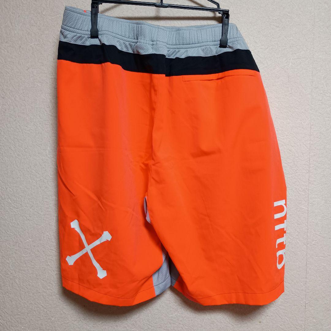 XL Nike NFTB ハーフパンツ 黒/オレンジ
