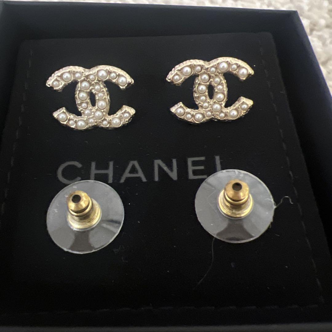 CHANEL パール装飾ピアス