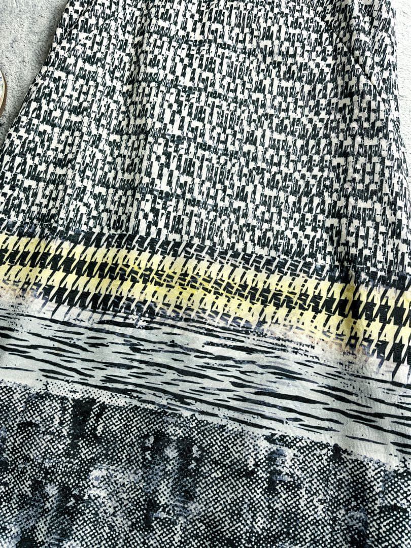 【ADORE】アドーア キーネックノースリーブワンピース 総柄 幾何学模様 38 【ADORE】アドーア キーネックノースリーブワンピース 総柄 幾何学模様 38