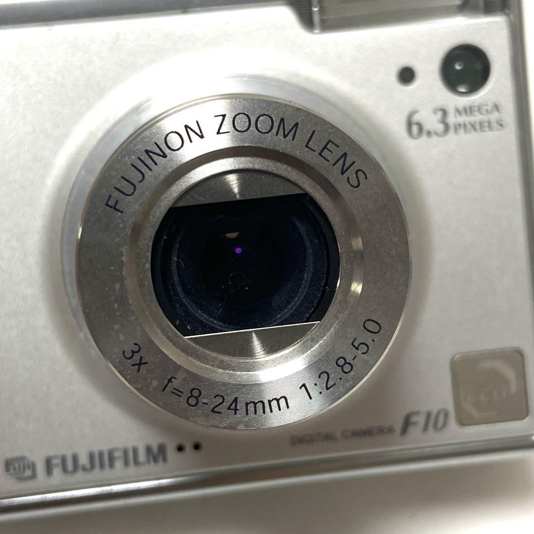 FUJIFILM FINEPIX F10 コンパクトデジタルカメラ シルバー