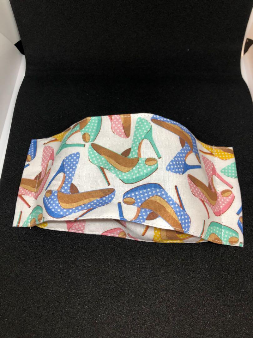 インナーマスク ハンドメイド 白色 カラフルなハイヒール柄 靴 パンプス