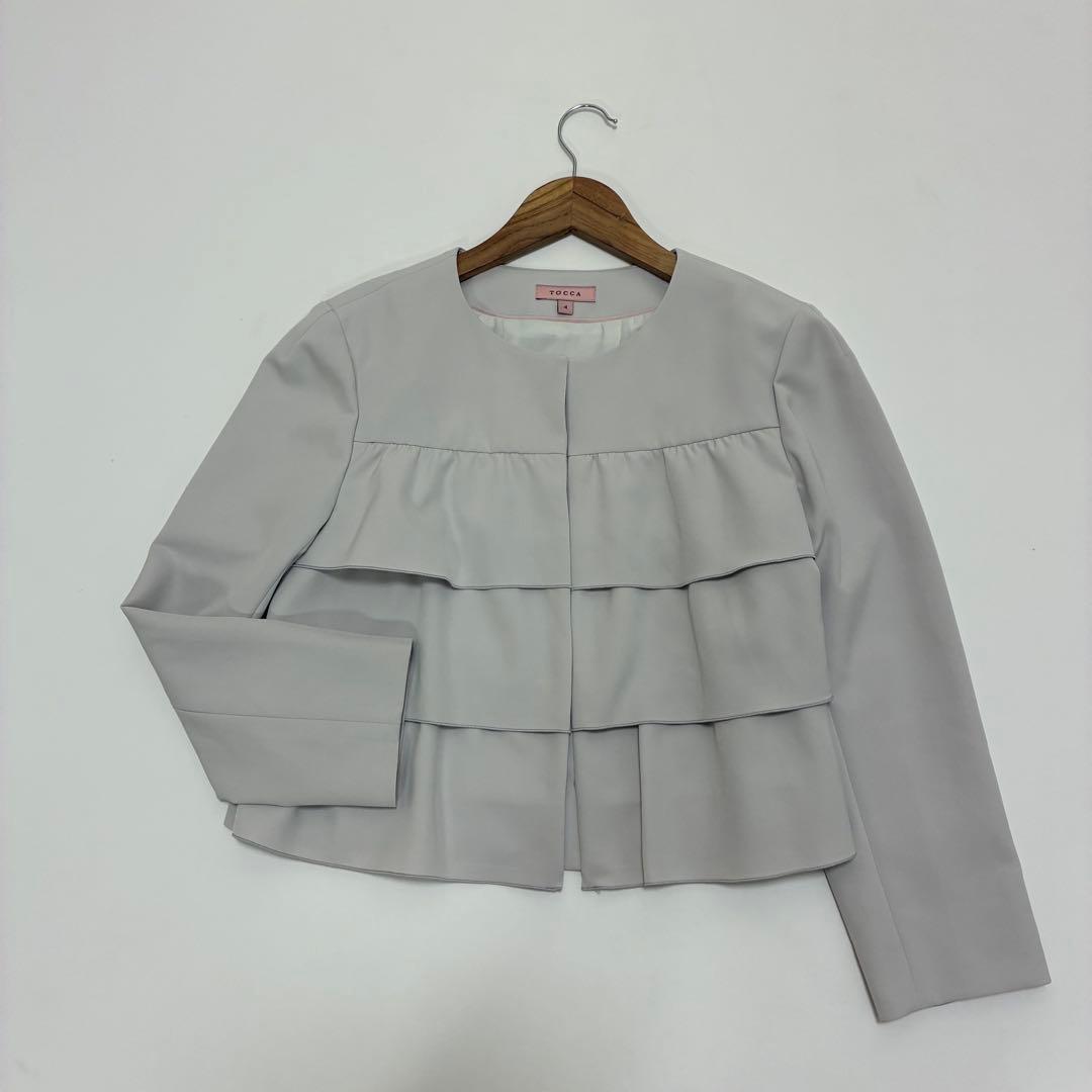 TOCCA トッカ☆ティアードフリルノーカラージャケット4 ライトグレー TOCCA トッカ☆ティアードフリルノーカラージャケット4 ライトグレー