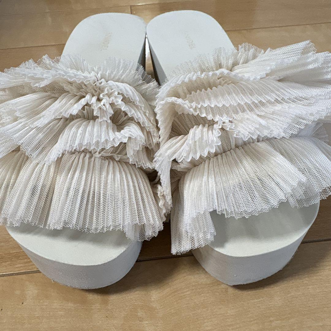 【期間限定】SNIDEL フリルビーチサンダル