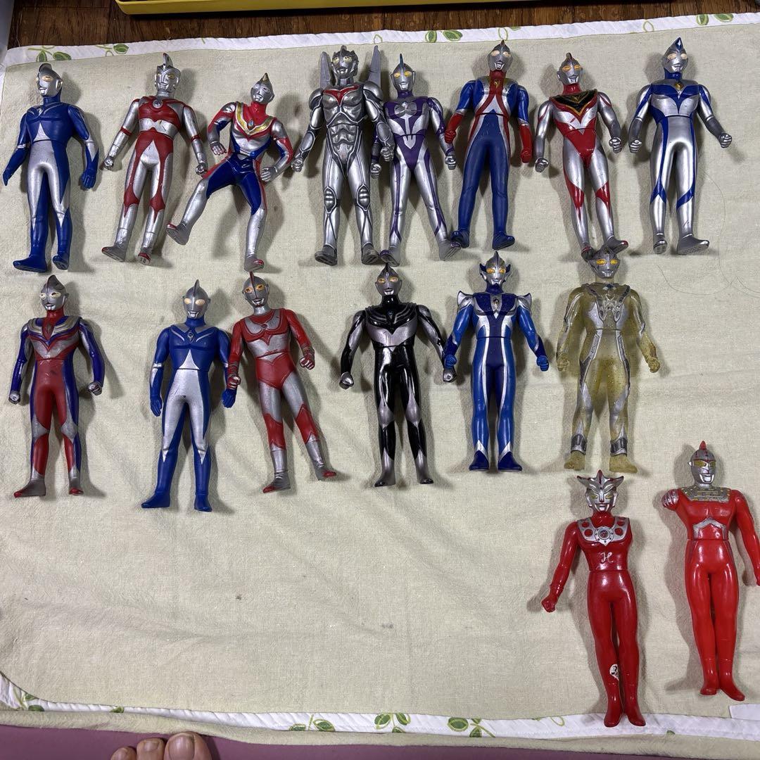 ウルトラマンソフビ人形