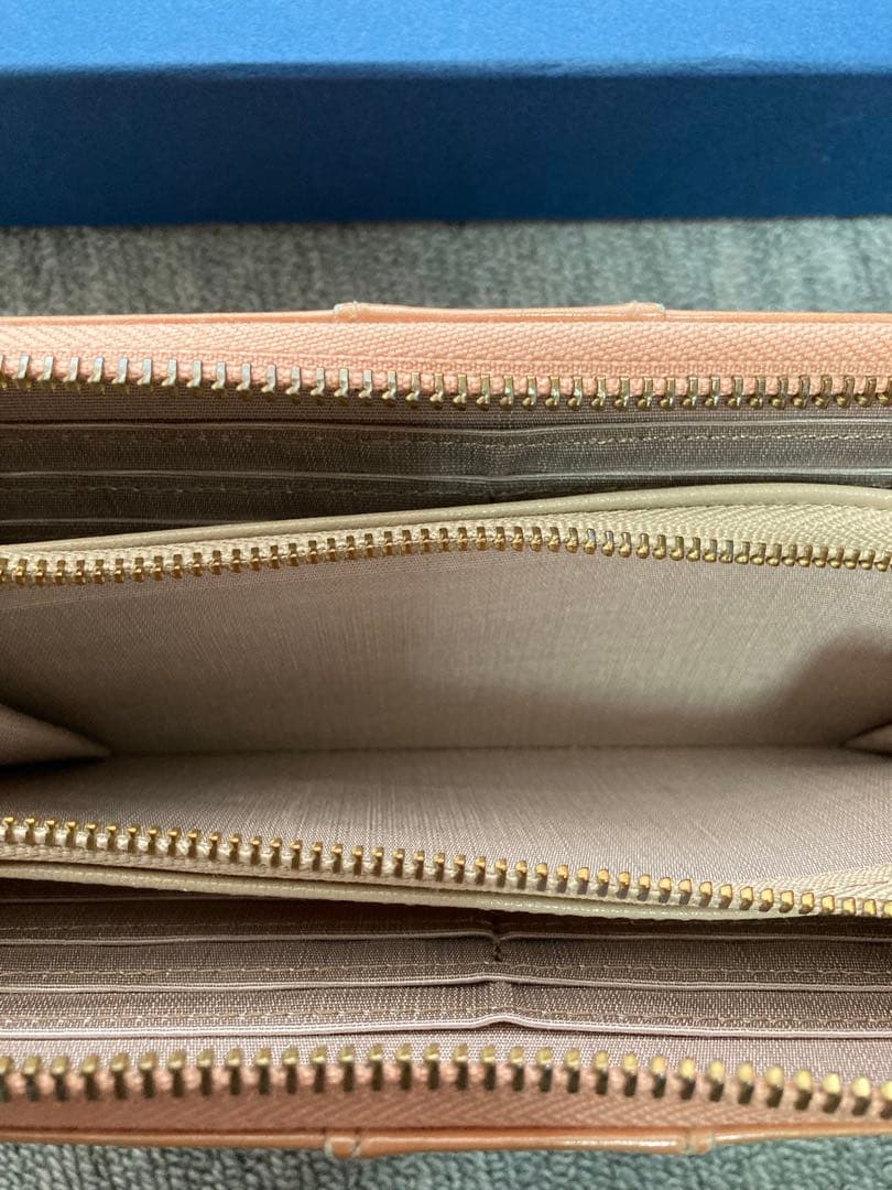 ロベルタカメリーノ長財布