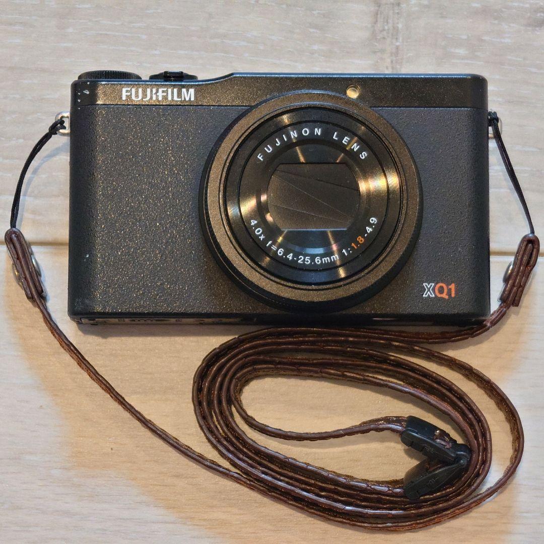 FUJI FILM XQ1 BLACK Loweproケース付き FUJI FILM XQ1 BLACK Loweproケース付き