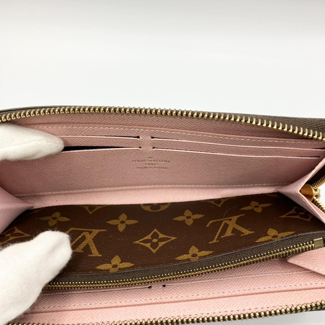 VUITTON