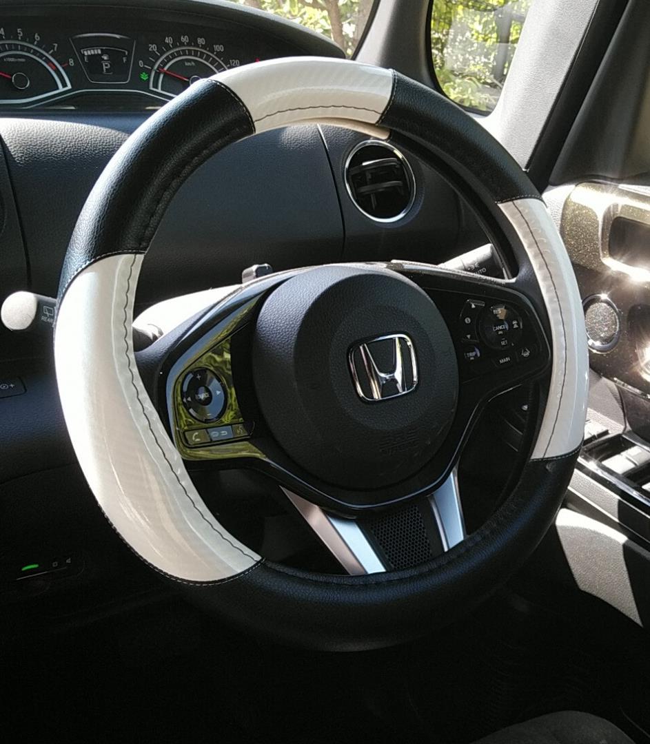 メルカリ ハンドルカバー ステアリングカバー 軽自動車 s カーボン 白 Pdh121 車内アクセサリー 1 599 中古や未使用のフリマ メルカリ ハンドルカバー ステアリングカバー 軽自動車 s カーボン 白 Pdh121 車内アクセサリー 1 599 中古や未使用のフリマ