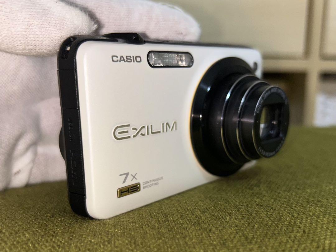 【極美品】CASIO EXILIM EX-ZR15 （ホワイト）
