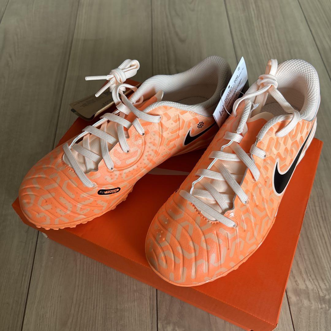 【タグ付き未使用品】Nike サッカースパイク＋トレシュー　2足セット