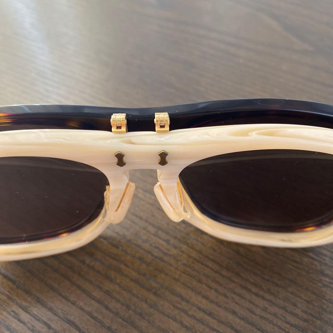 美品　GUCCI サングラス　二重構造のグラス　ケース付き