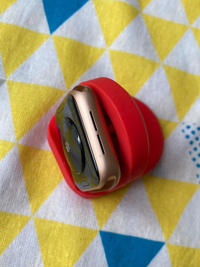 Apple Watch SE 最大容量100% ピンクゴールド Apple Watch SE 最大容量100% ピンクゴールド