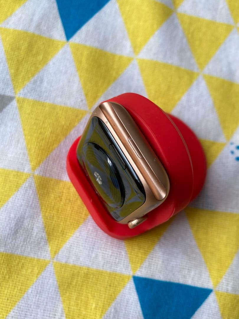 Apple Watch SE 最大容量100% ピンクゴールド Apple Watch SE 最大容量100% ピンクゴールド