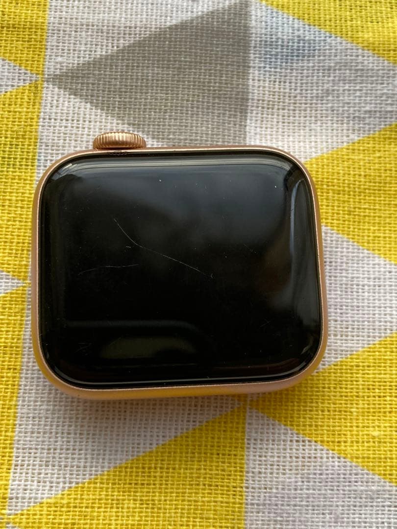 Apple Watch SE 最大容量100% ピンクゴールド Apple Watch SE 最大容量100% ピンクゴールド