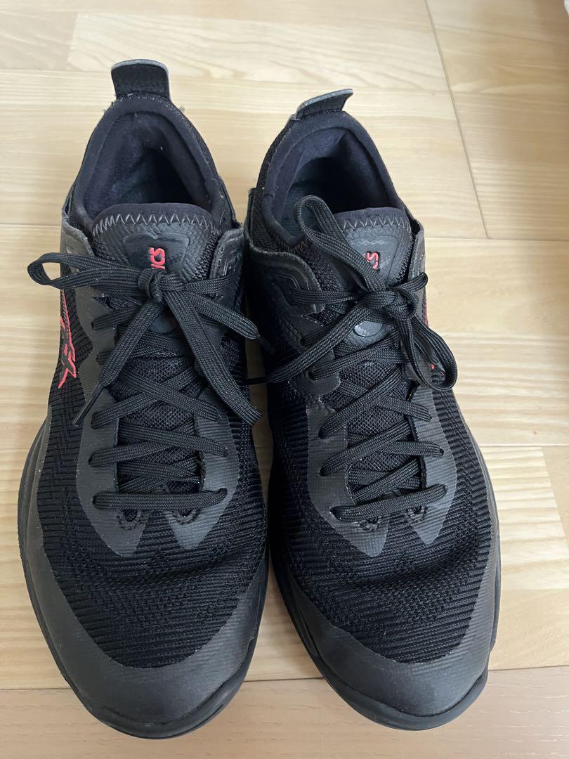 asics バッシュ