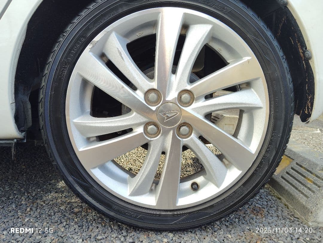 ダイハツ純正タイヤホイール4本 ヨコハマ ダイハツ純正タイヤホイール4本 ヨコハマ