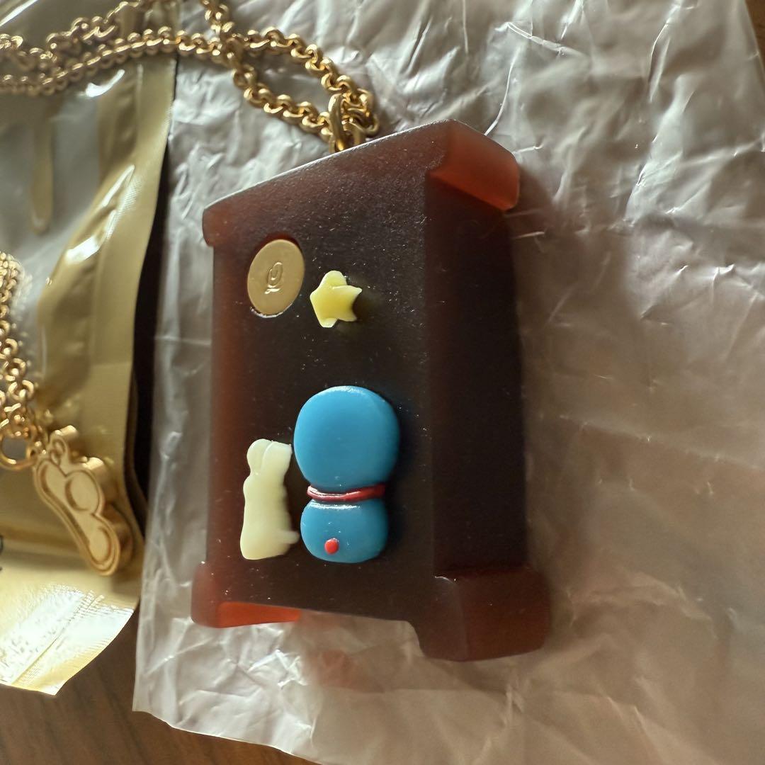 新品未使用 Q-pot. ドラえもんコラボ どこでも月見羊羹 和菓子 ネックレス 新品未使用 Q-pot どこでもドア月見羊羹ネックレス - メルカリ