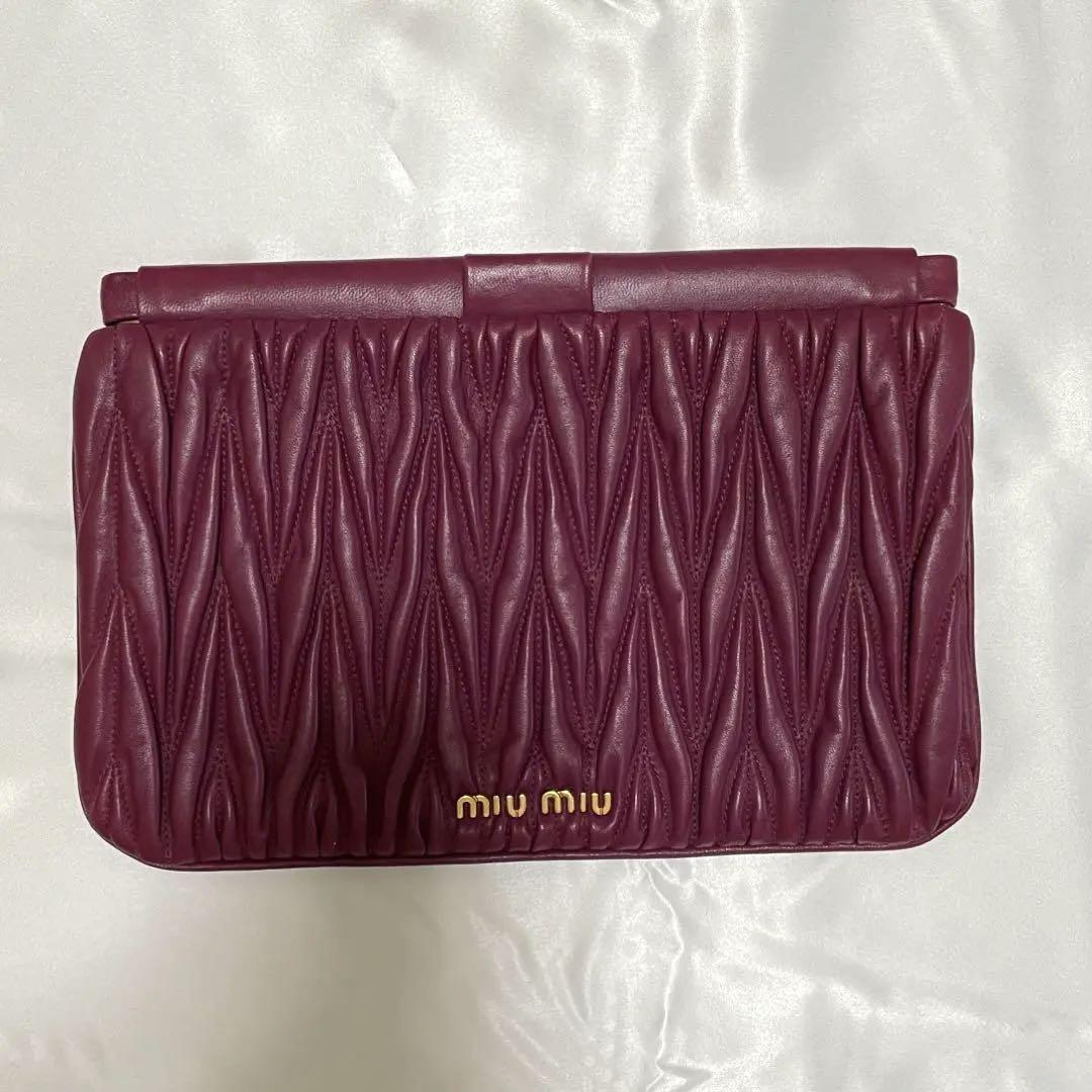 ※Lulu ※【新品未使用】miumiu マトラッセ クラッチ