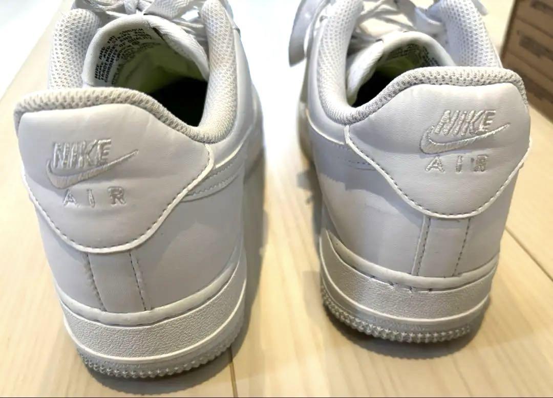 NIKE エアフォース1 23.5 スニーカー　白　レディース