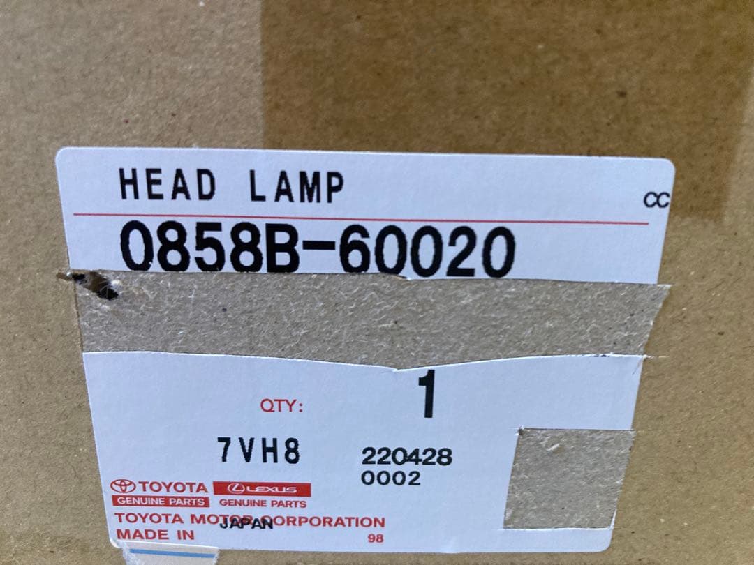 TOYOTA ランドクルーザー70 再販 70周年記念丸目ヘッドライト【純正品】