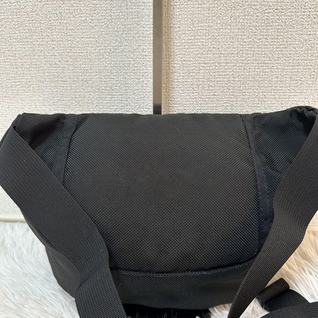 【美品✨人気商品】ブリーフィング　ボディバッグ　ナイロン　ブラック　ユニセックス