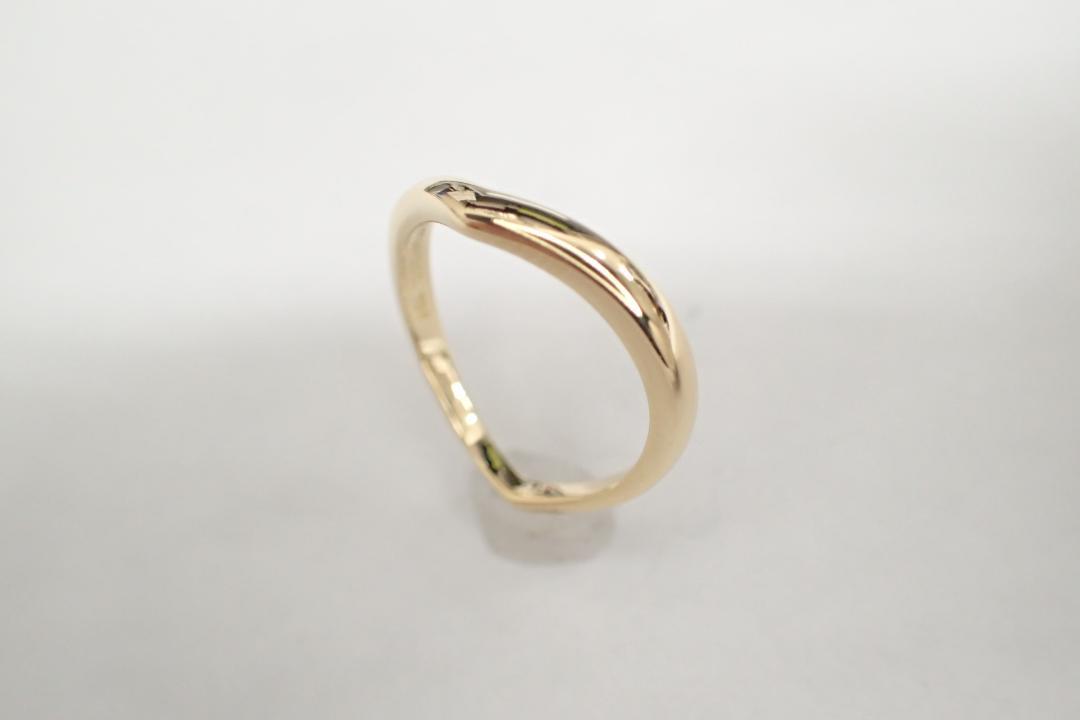 18/美品 ティファニー 750 K18 Vバンド リング 指輪 18/美品 ティファニー 750 K18 Vバンド リング 指輪