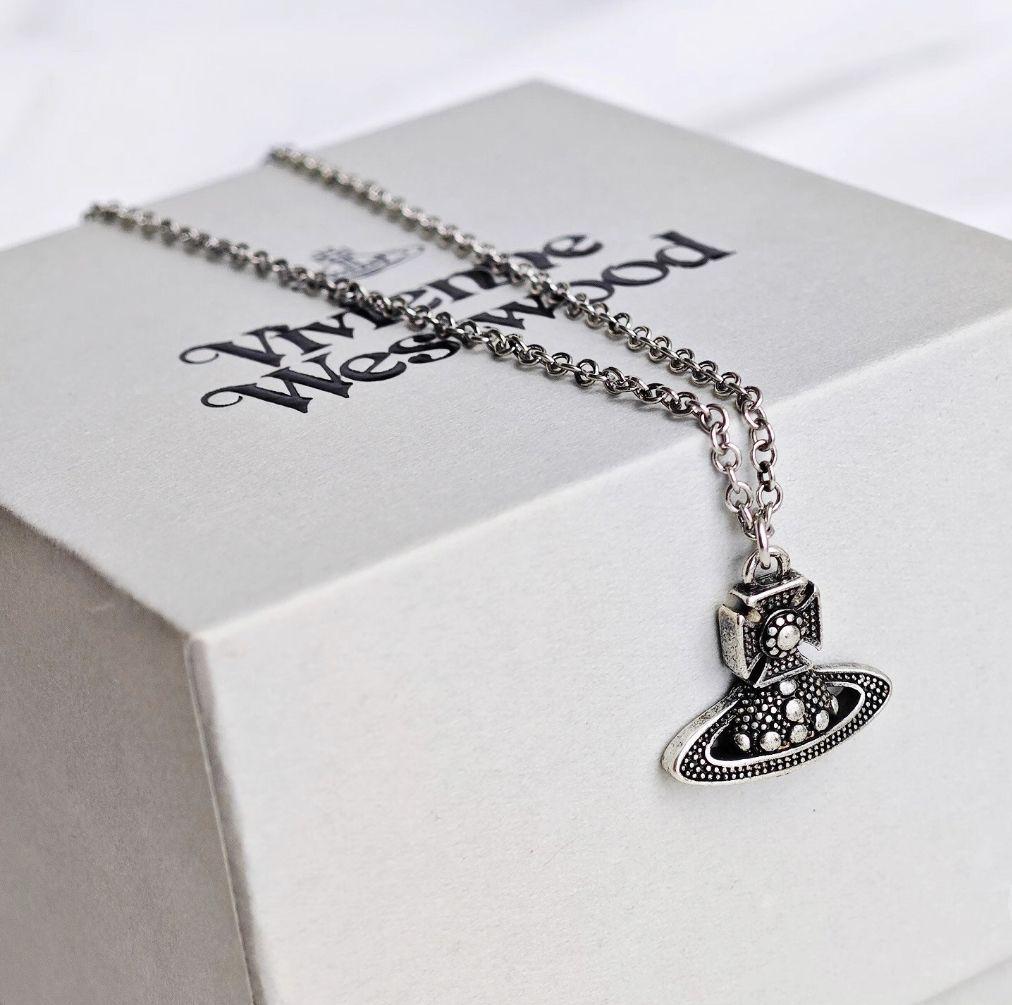 Vivienne Westwood シルバー ネックレス ヴィヴィアンウエストウッド ネックレス（シルバー）】人気