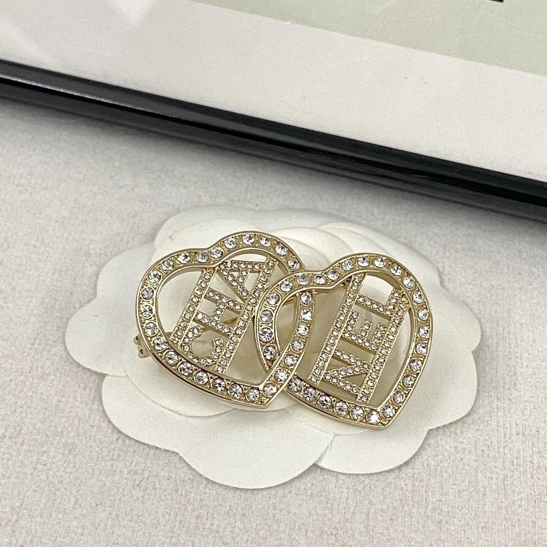 CHANEL ハート型チャーム ゴールド