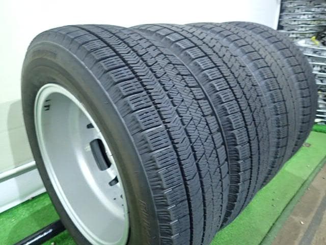 スタッドレスタイヤ