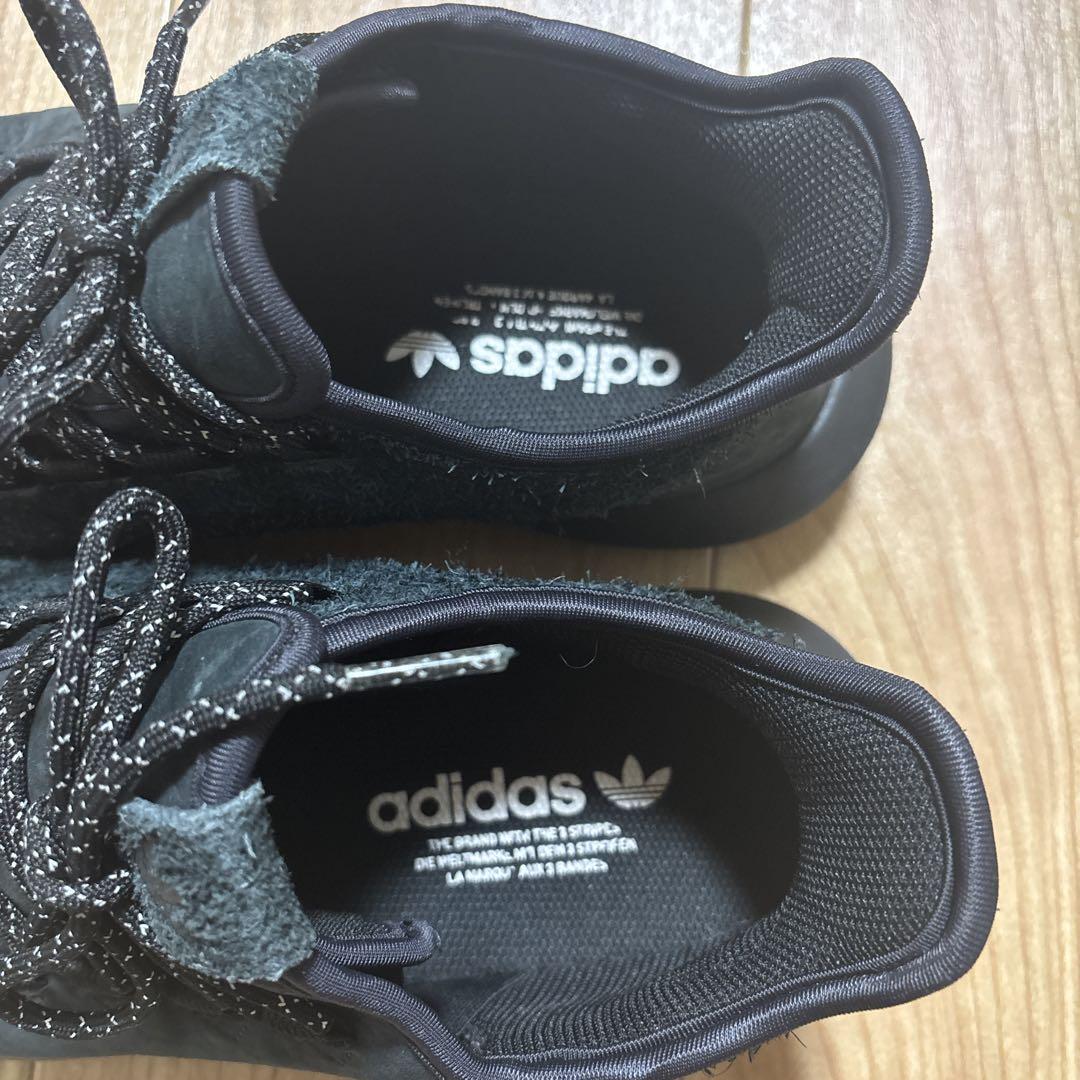 adidasブラック スエード ニット スニーカー