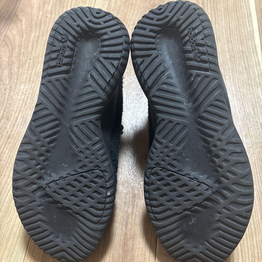 adidasブラック スエード ニット スニーカー