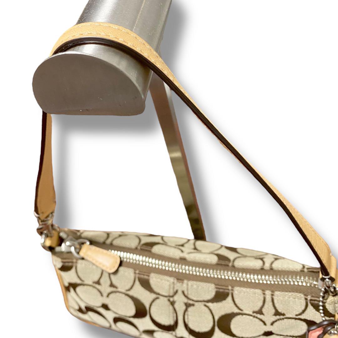 【美品】COACH 　アクセサリーポーチ ワンショルダー　シグネチャー　6362 COACH コーチ 6362 シグネチャー アクセサリーポーチ - メルカリ