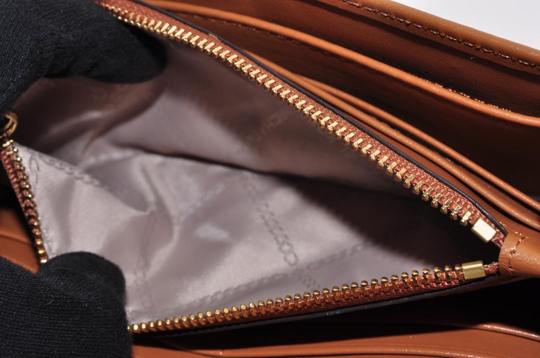 美品 MICHAEL KORS マイケルコース 長財布 PVC レザー ブラウン