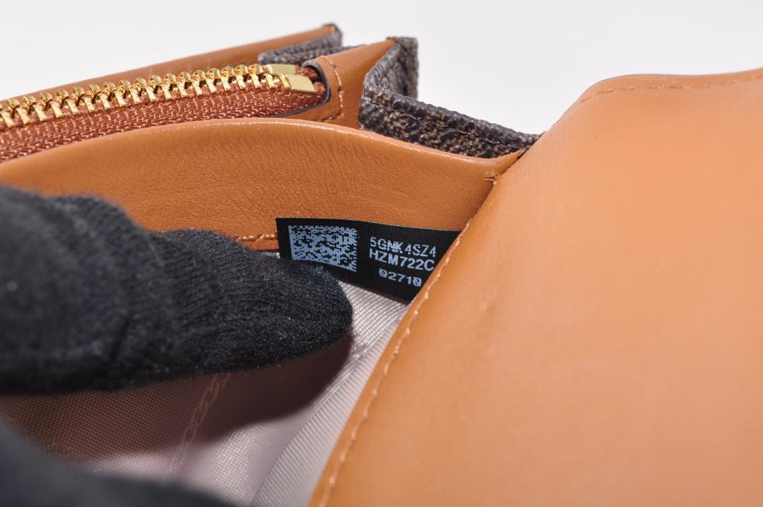 美品 MICHAEL KORS マイケルコース 長財布 PVC レザー ブラウン