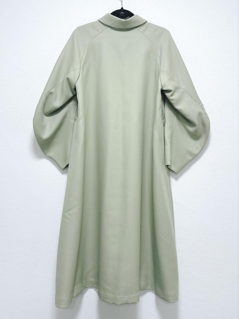 SLEEVE COAT