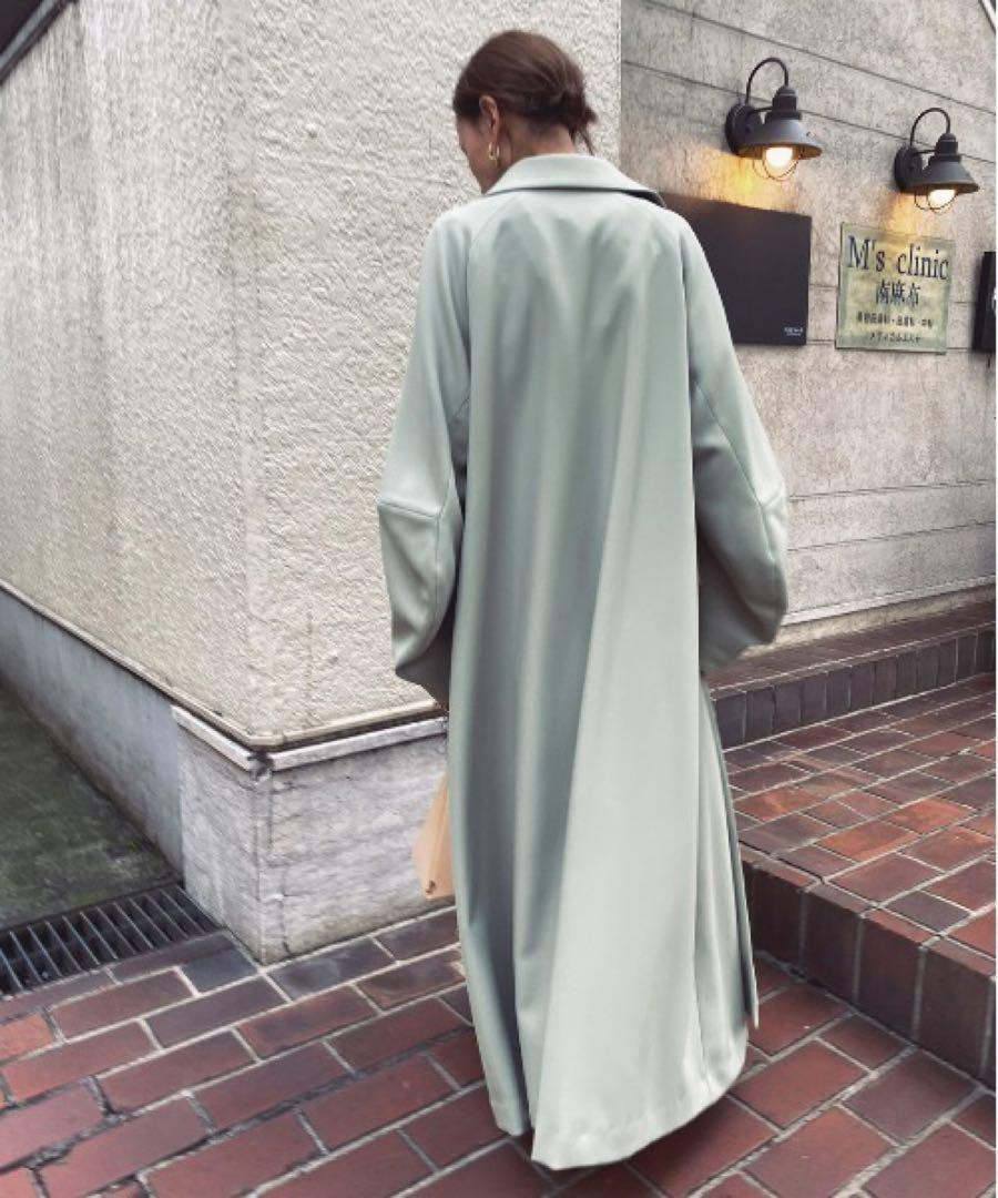 SLEEVE COAT
