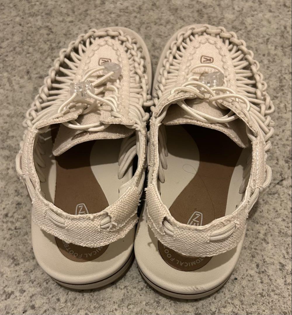 【美品】 KEEN サンダル US 9.5 クリーム