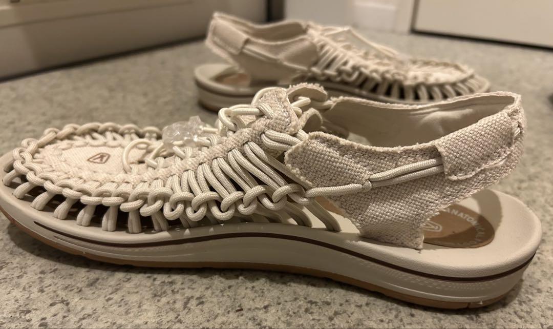 【美品】 KEEN サンダル US 9.5 クリーム