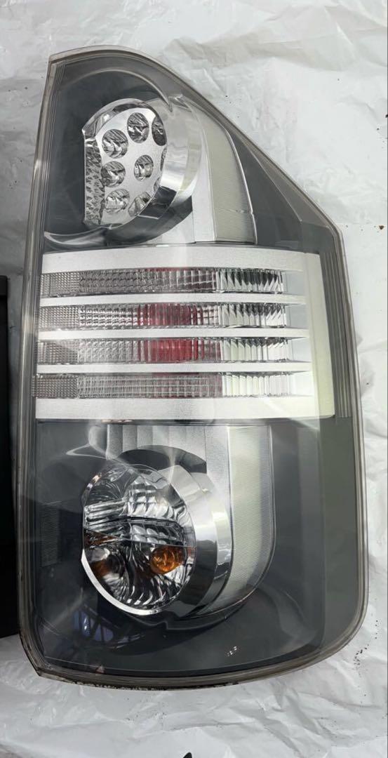 即発送 トヨタ純正 ZRR70W ZRR75W ヴォクシー 後期 LED テール