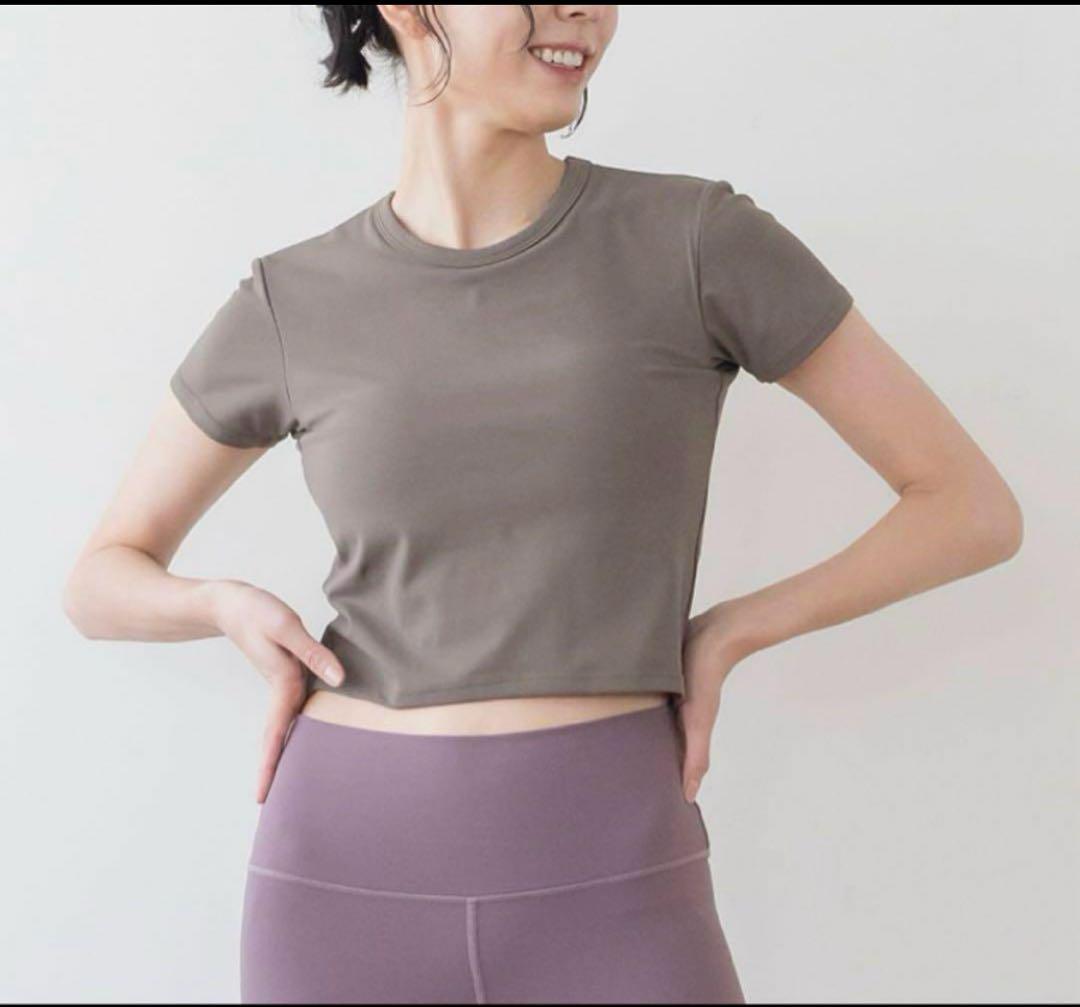 SUKALA カップ付きクロップドTシャツ　ブラウン　Sサイズ　ラバ