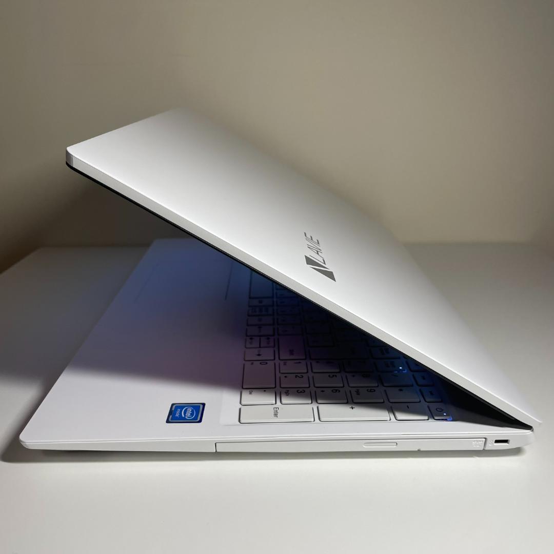 ★美品★ NEC LAVIE SSD256GB DVD ホワイト S56