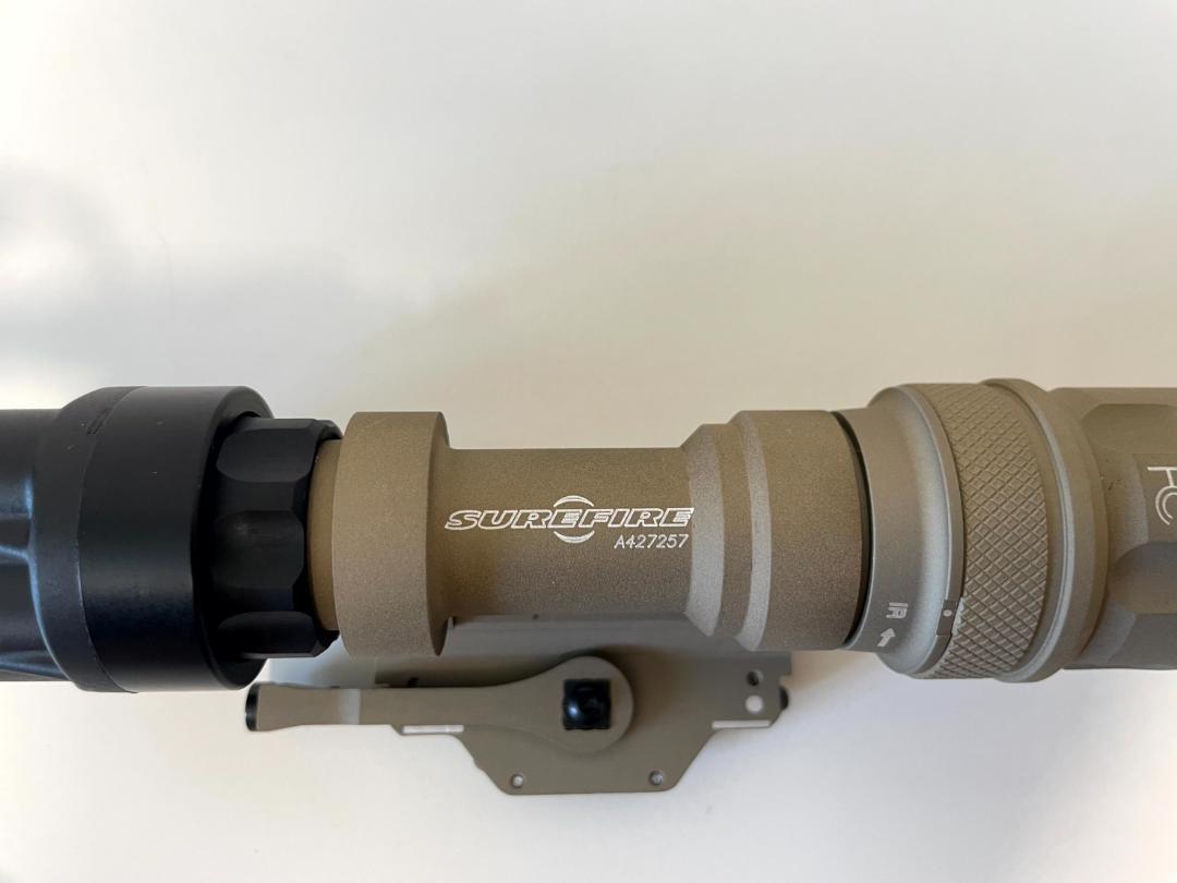 実物 SUREFIRE M952V IRウェポンライト TAN シュアファイア SUREFIRE] M952V-TN M952V IRウェポンライト TAN (未使用