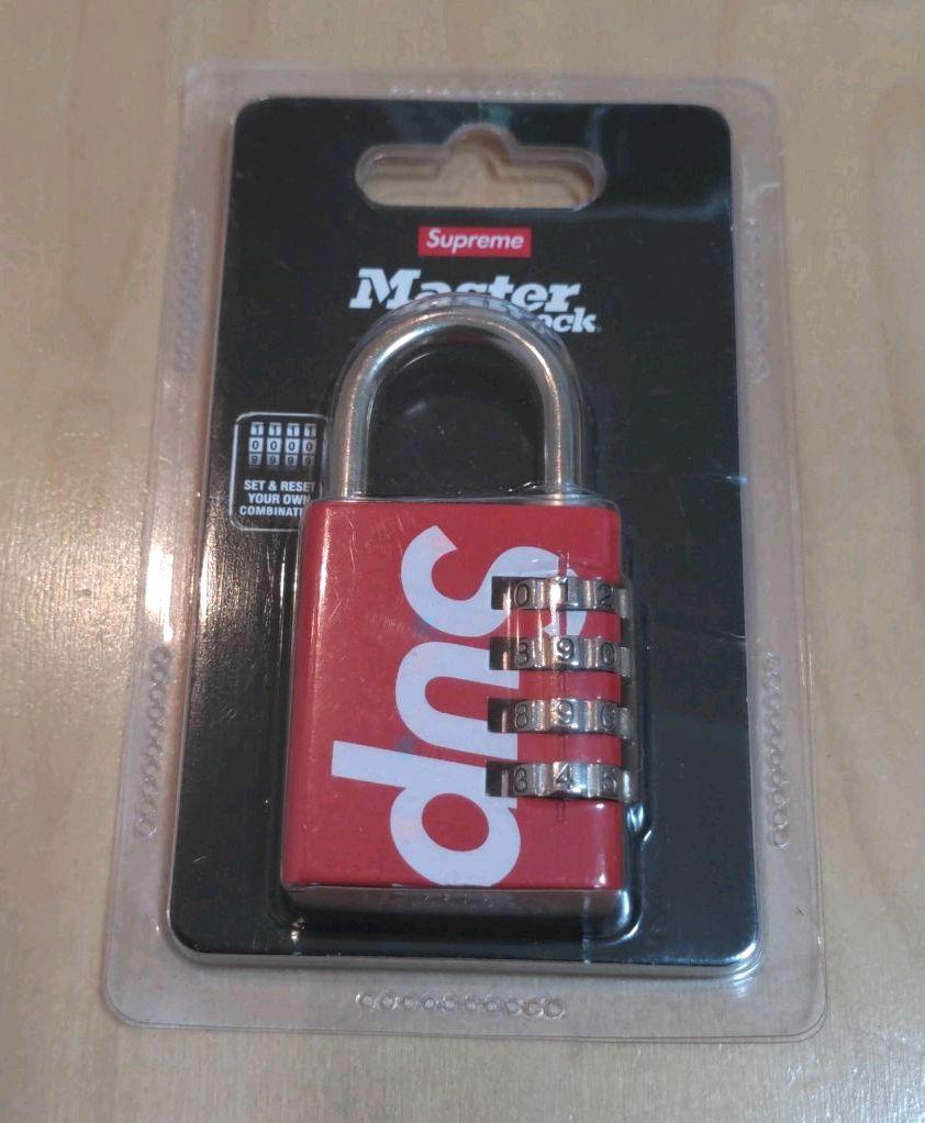 Supreme 19SS Master Lock Red