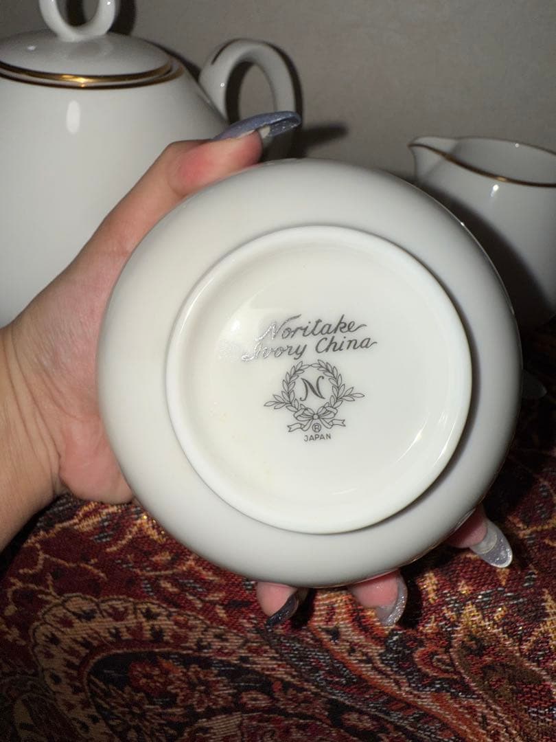 アイボリーチャイナやや傷や汚れあり
