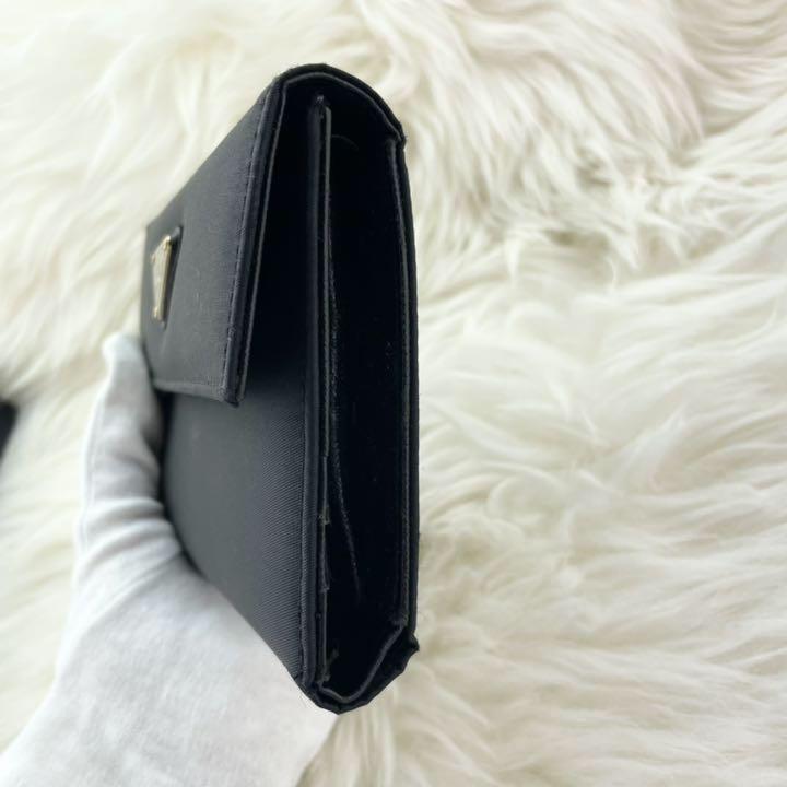 グッチ※ ✨極美品✨PRADA ナイロン 三角プレート 二つ折り 6ym98-m69758161911 プラダ 財布 いものをお