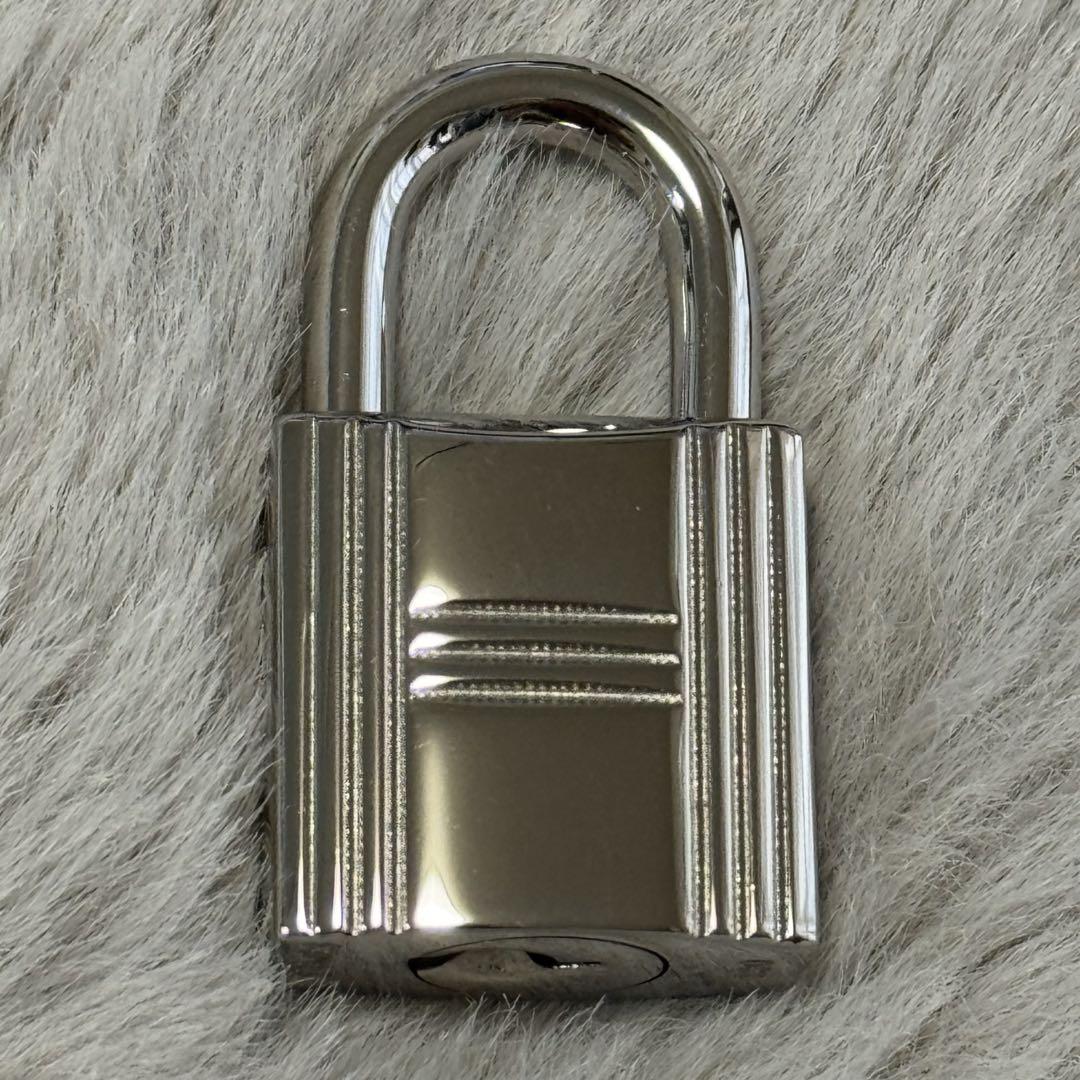 美品 HERMES エルメス カデナ 鍵2本 No.120 パドロック チャーム