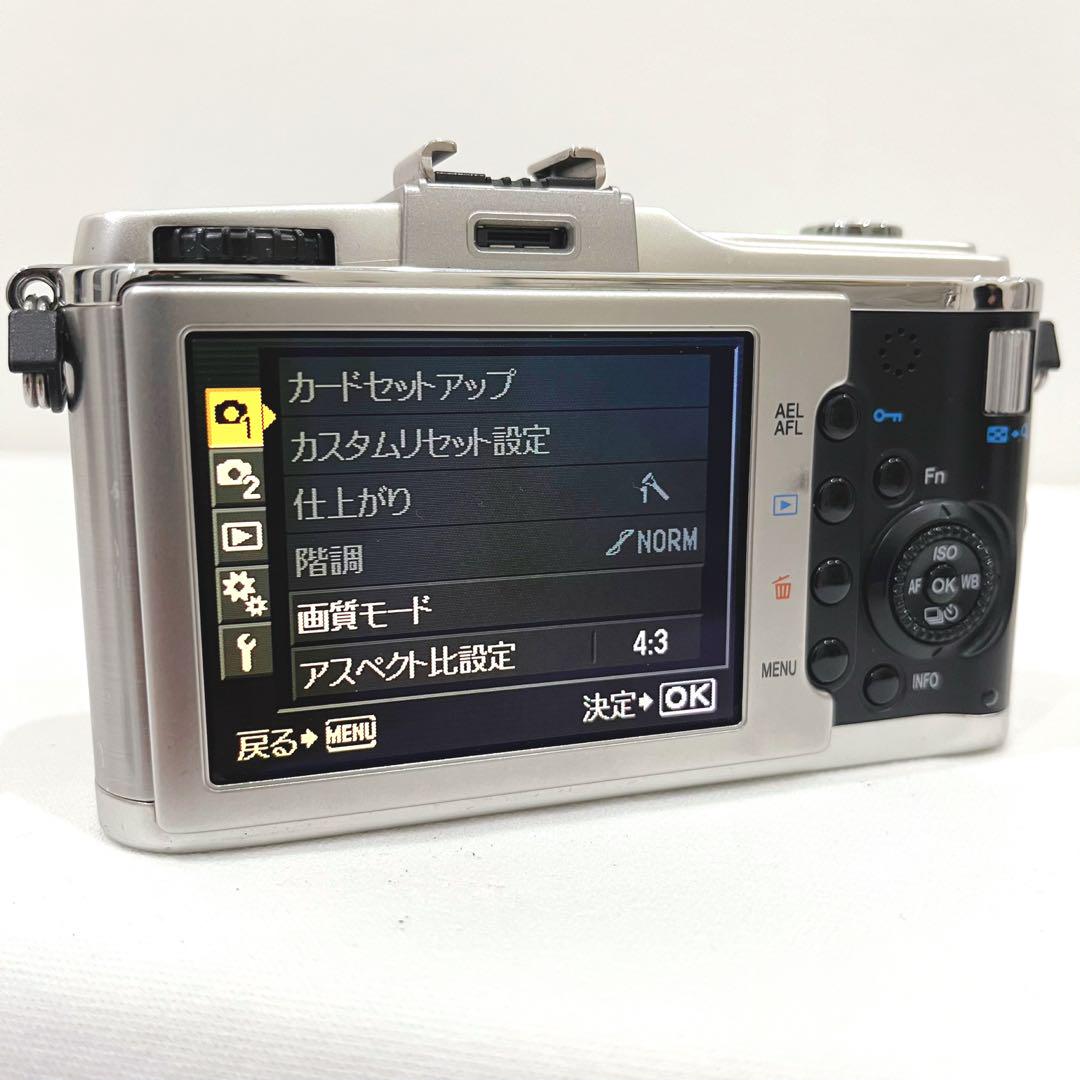 OLYMPUS オリンパス E-P2 ボディシルバー ミラーレス一眼