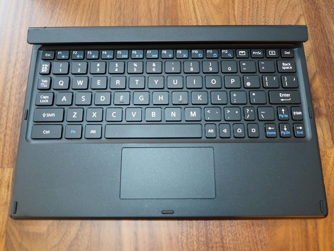 XPERIA Z4 Tablet キーボード BKB50JP/B
