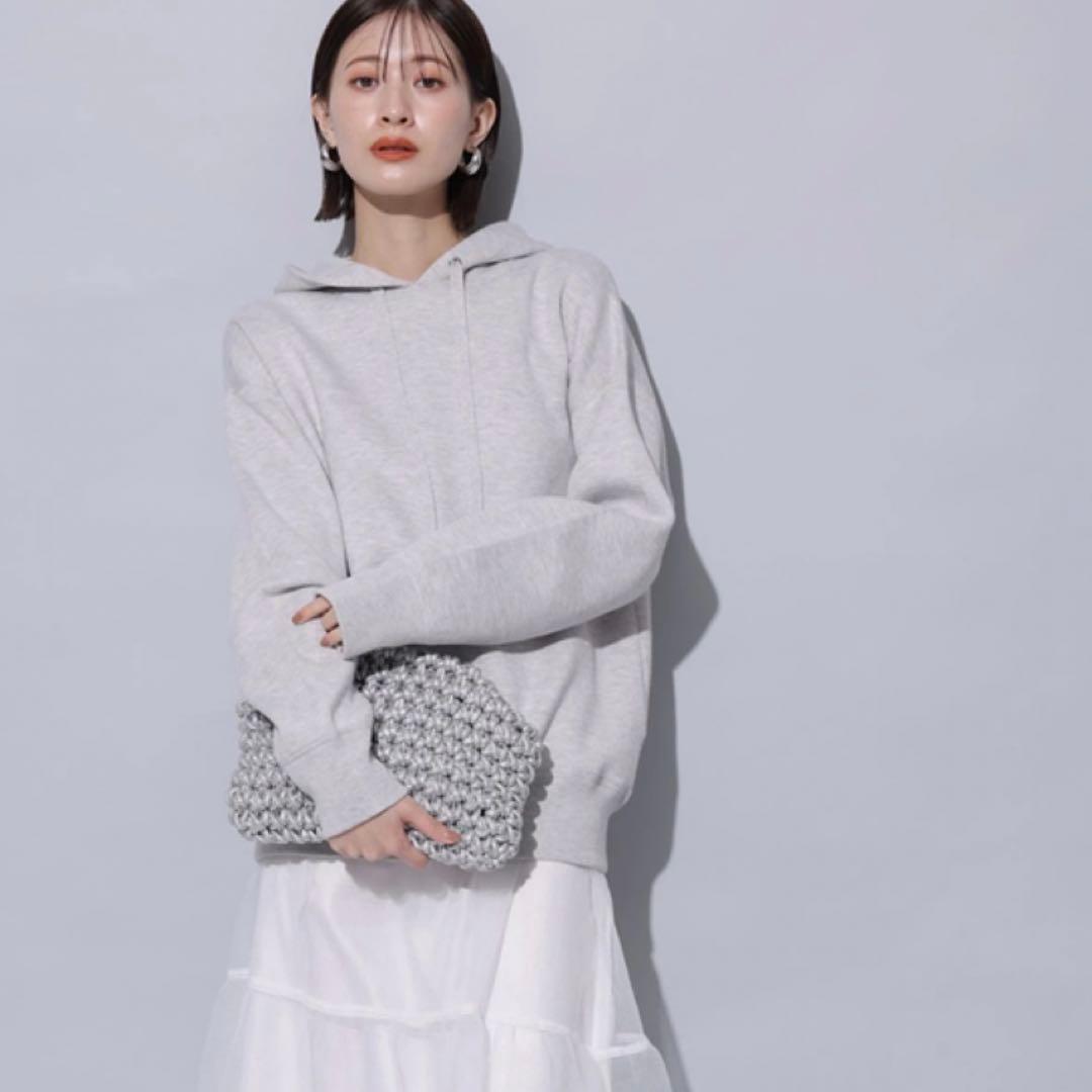 パーカープルオーバーアルページュストーリー