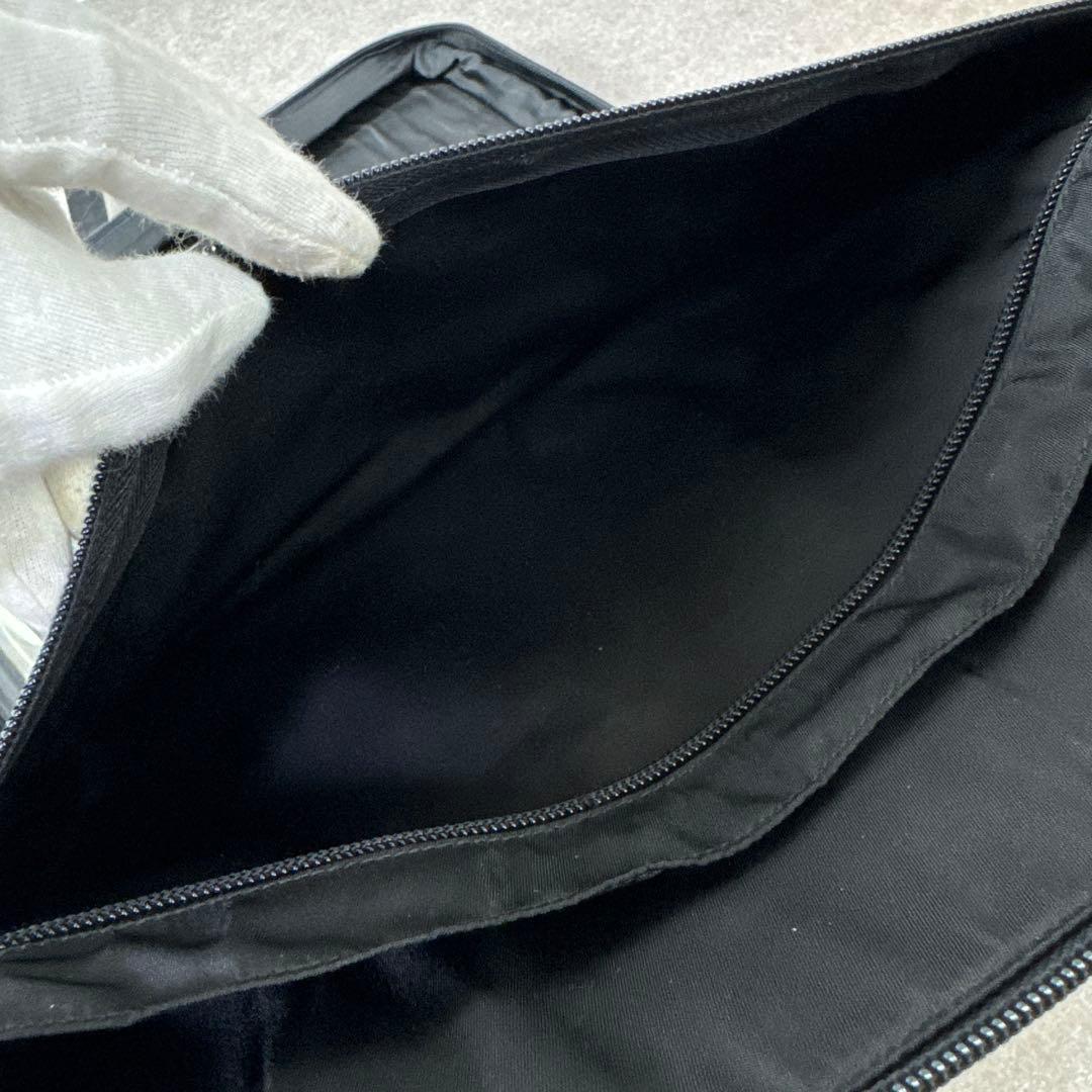 PRADA プラダ 三角ロゴプレート ナイロン ビジネスバッグ 多収納 ブラック